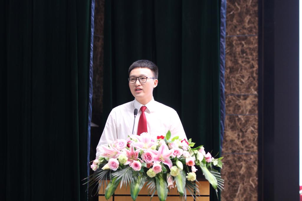 讲春梅故事 学英模精神 育法学新人——bevictor伟德官网与邵阳法院联合开展读书报告会·座谈会