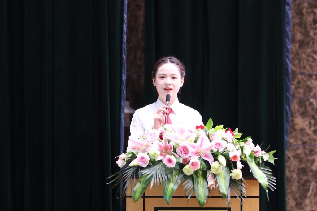 讲春梅故事 学英模精神 育法学新人——bevictor伟德官网与邵阳法院联合开展读书报告会·座谈会