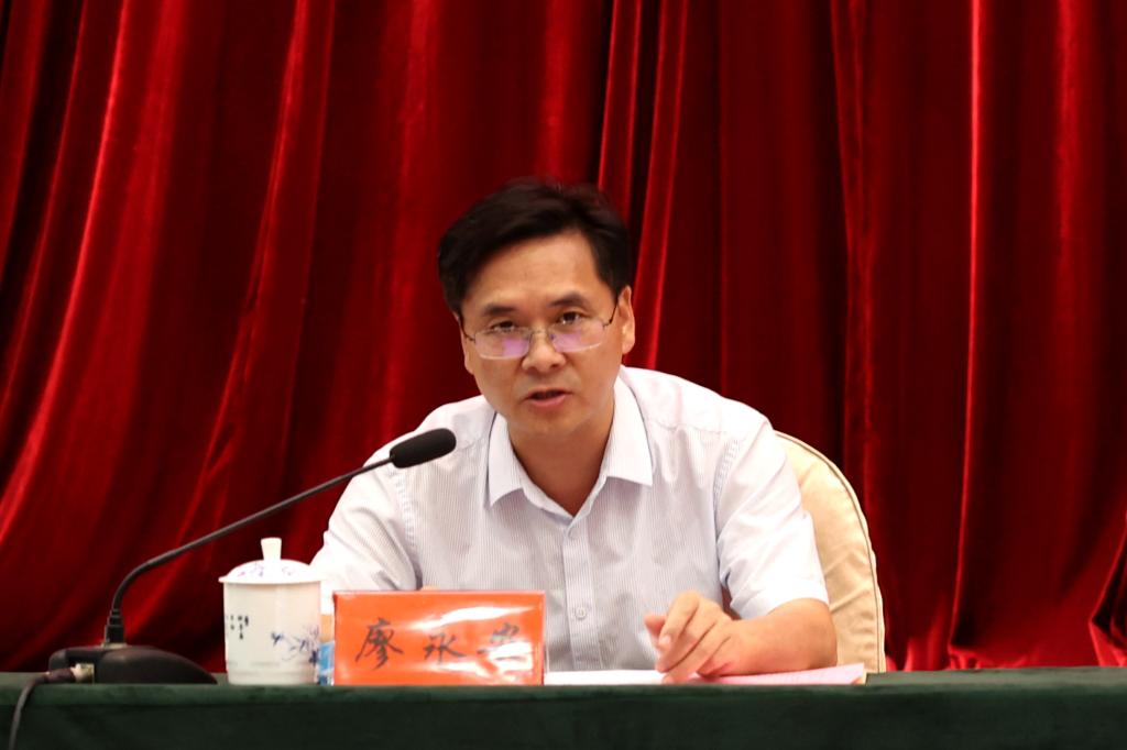 讲春梅故事 学英模精神 育法学新人——bevictor伟德官网与邵阳法院联合开展读书报告会·座谈会