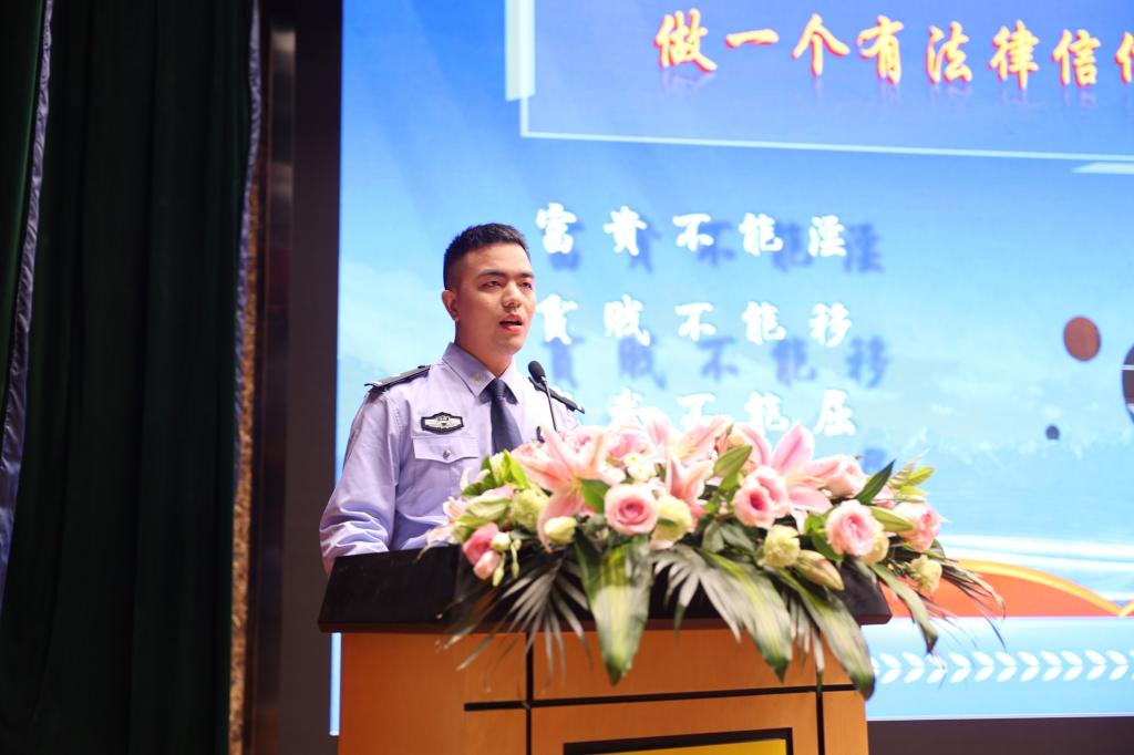 讲春梅故事 学英模精神 育法学新人——bevictor伟德官网与邵阳法院联合开展读书报告会·座谈会